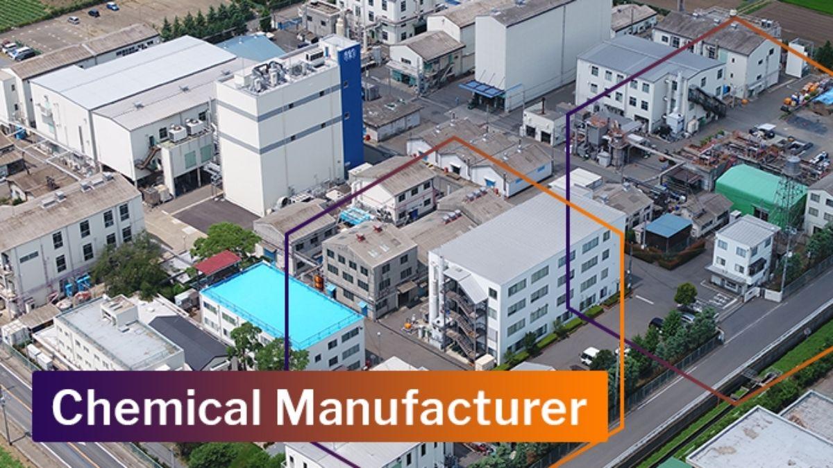 Tổng quan về trung tâm nghiên cứu và sản xuất hóa chất TCI tại Nhật Bản với các kỹ sư đang làm việc trong phòng Lab hiện đại